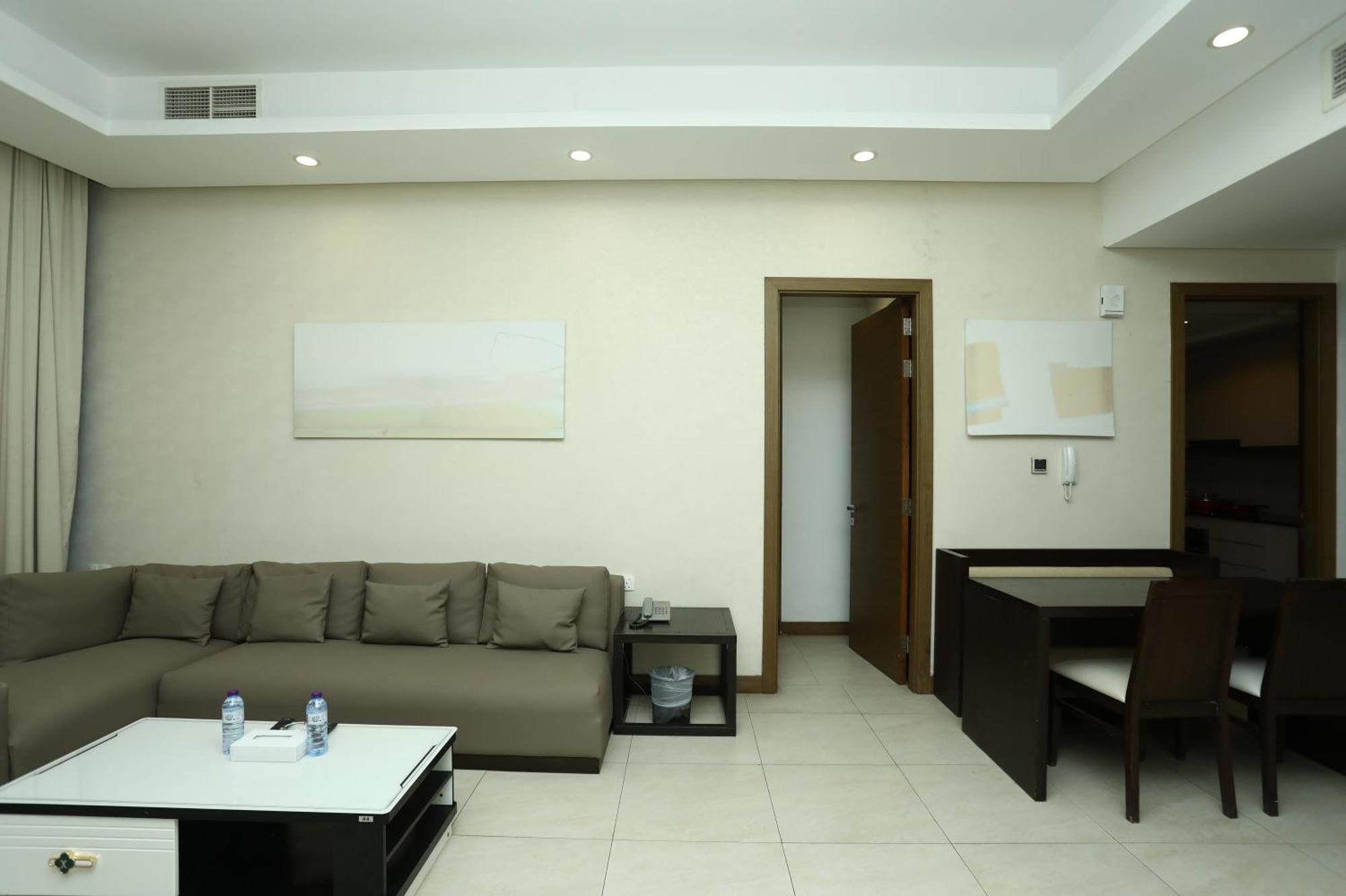 Landway Suite Manamah Buitenkant foto