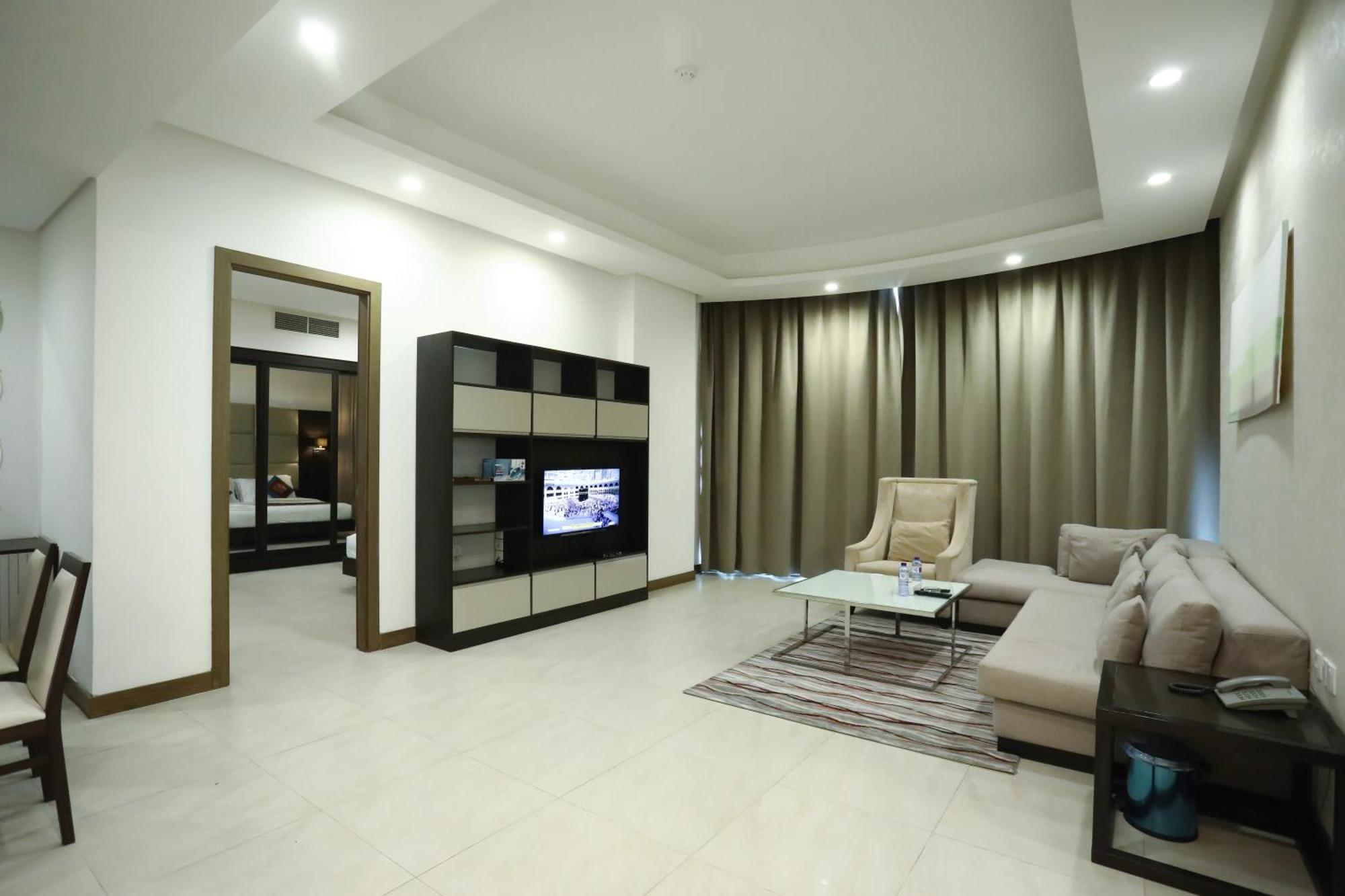 Landway Suite Manamah Buitenkant foto