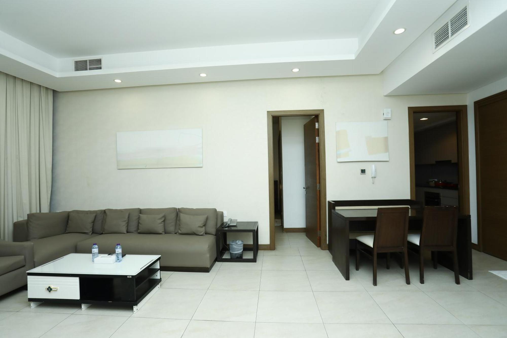 Landway Suite Manamah Buitenkant foto