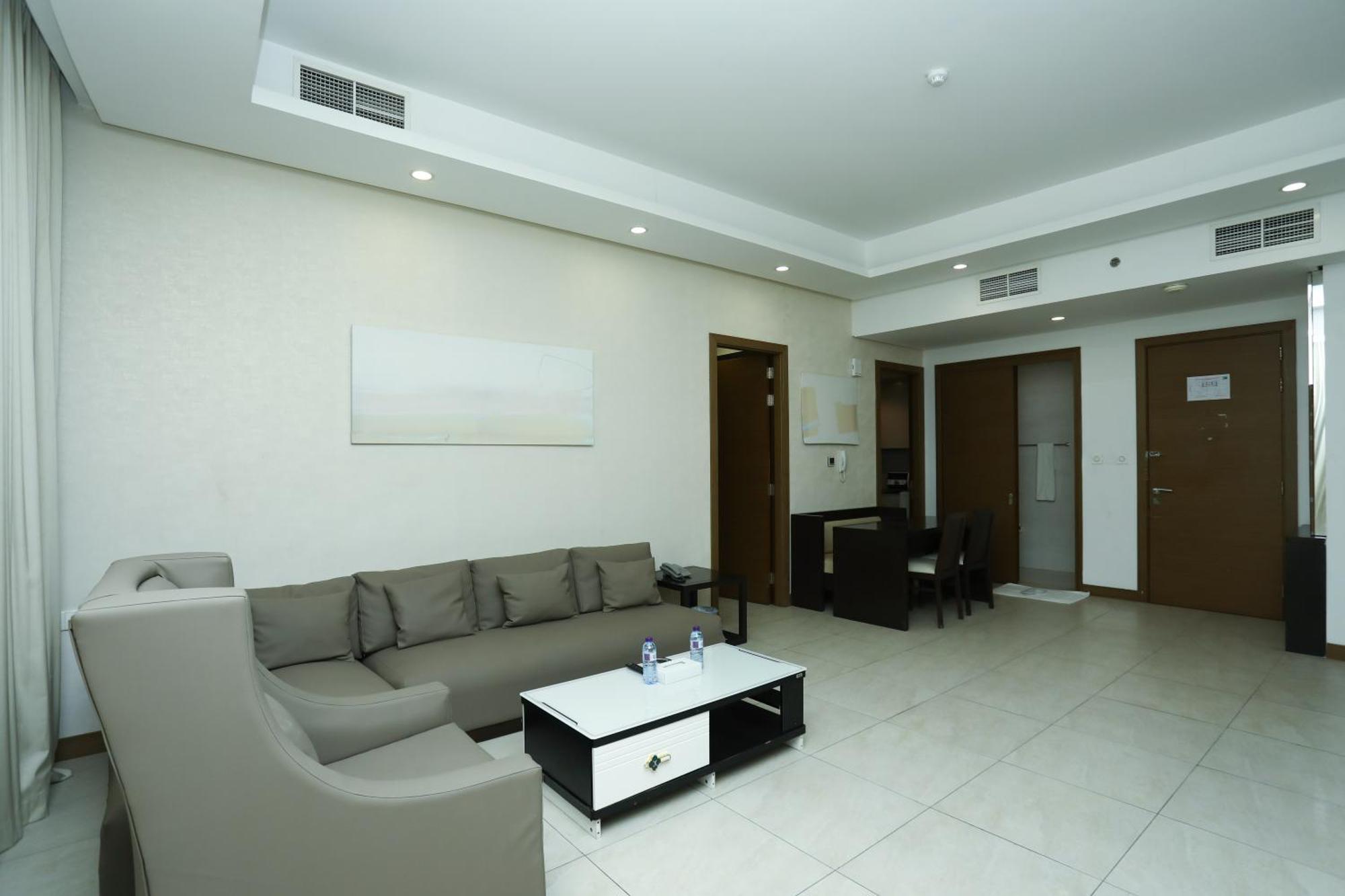 Landway Suite Manamah Buitenkant foto