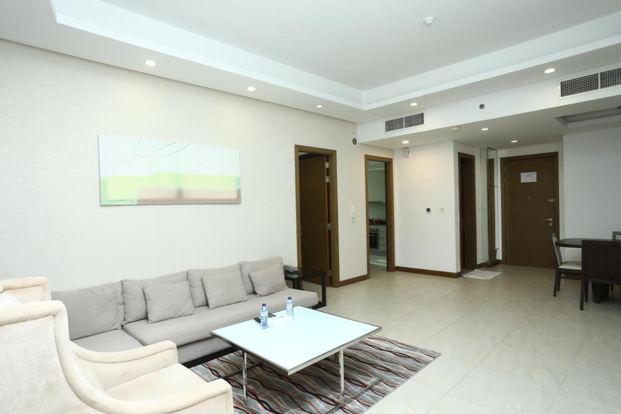 Landway Suite Manamah Buitenkant foto