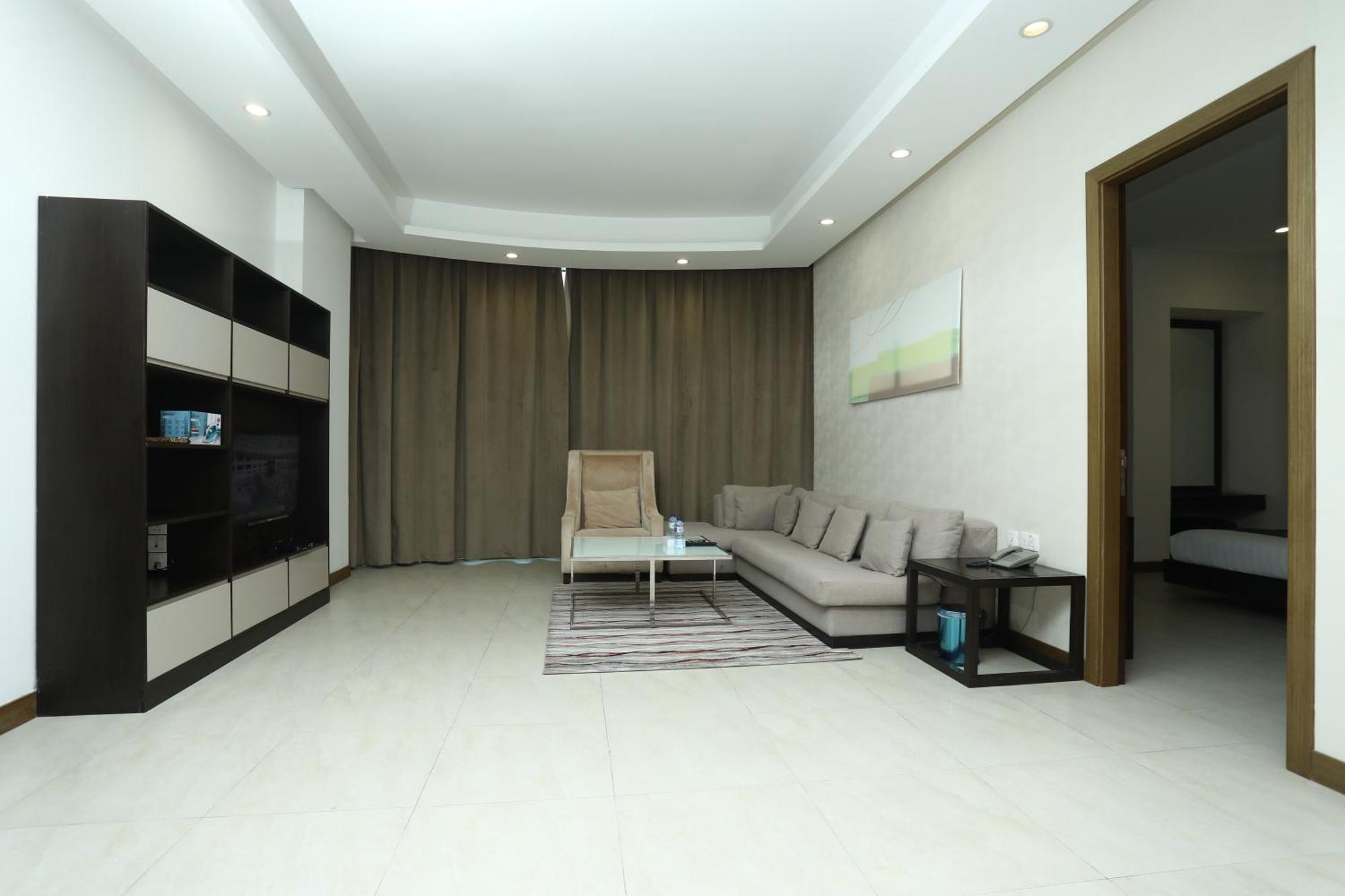 Landway Suite Manamah Buitenkant foto